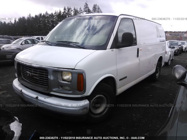 1GTFG25M011903595 - 2001 GMC SAVANA G2500 WHITE photo 2