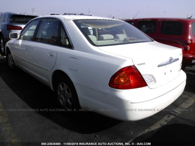 4T1BF28B82U245161 - 2002 TOYOTA AVALON XL/XLS WHITE photo 3