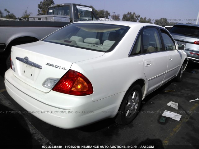 4T1BF28B82U245161 - 2002 TOYOTA AVALON XL/XLS WHITE photo 4