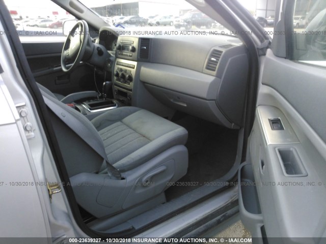 1J4GS48K75C569465 - 2005 JEEP GRAND CHEROKEE LAREDO/COLUMBIA/FREEDOM 银色 照片 5