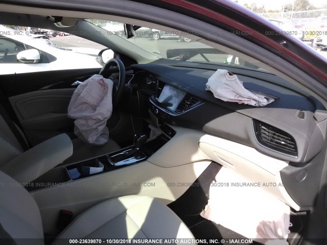 W04GP6SX8J1164495 - 2018 BUICK REGAL ESSENCE BURGUNDY photo 5