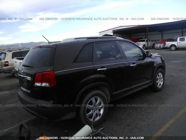 5XYKT4A27BG164155 - 2011 KIA SORENTO LX BLACK photo 4