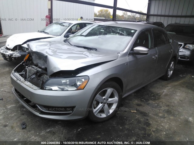 1VWAS7A38EC053824 - 2014 VOLKSWAGEN PASSAT S SILVER photo 2