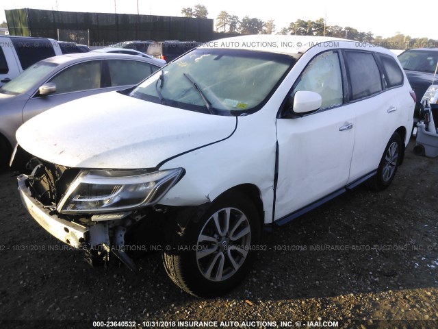 5N1AR2MM2DC632016 - 2013 NISSAN PATHFINDER S/SV/SL/PLATINUM WHITE photo 2