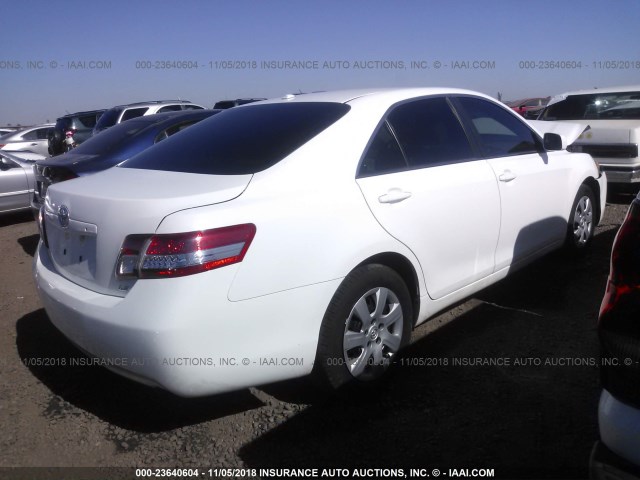4T4BF3EK3BR200631 - 2011 TOYOTA CAMRY SE/LE/XLE WHITE photo 4