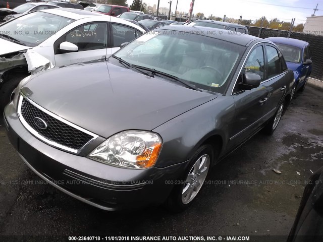 1FAHP27135G105743 - 2005 FORD FIVE HUNDRED SEL GRAY photo 2