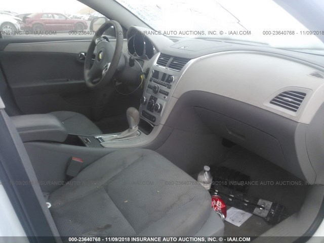1G1ZC5EB3AF310205 - 2010 CHEVROLET MALIBU 1LT 白色 照片 5
