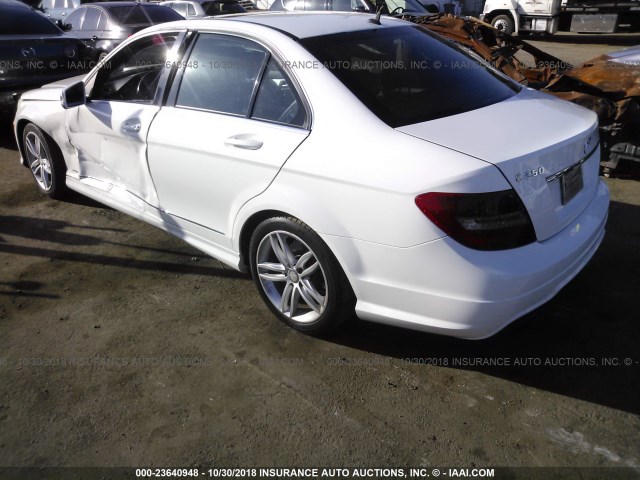 WDDGF4HB8EA931623 - 2014 MERCEDES-BENZ C 250 WHITE photo 3