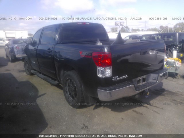 5TFEM5F1XDX063868 - 2013 TOYOTA TUNDRA CREWMAX SR5 BLACK photo 3