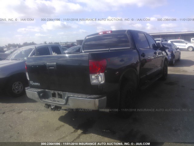 5TFEM5F1XDX063868 - 2013 TOYOTA TUNDRA CREWMAX SR5 BLACK photo 4