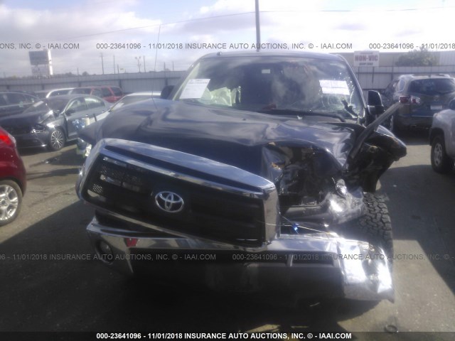 5TFEM5F1XDX063868 - 2013 TOYOTA TUNDRA CREWMAX SR5 BLACK photo 6