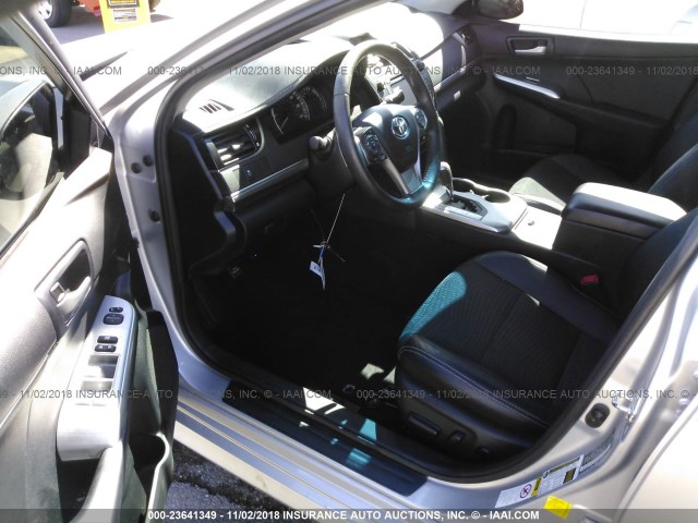 4T1BF1FK9DU684188 - 2013 TOYOTA CAMRY L/SE/LE/XLE ვერცხლისფერი ფოტო 5
