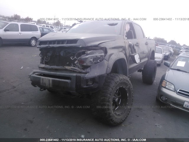 5TFDY5F18EX380680 - 2014 TOYOTA TUNDRA CREWMAX SR5 BLACK photo 2