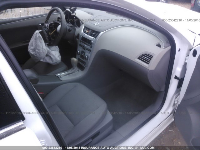1G1ZA5E09AF190379 - 2010 CHEVROLET MALIBU LS 白色 照片 5