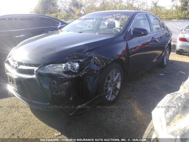 4T1BF1FK0FU051033 - 2015 TOYOTA CAMRY LE/XLE/SE/XSE BLACK photo 2