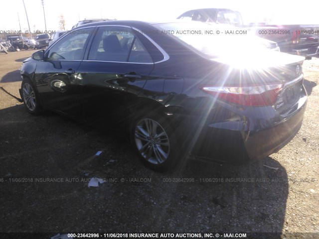 4T1BF1FK0FU051033 - 2015 TOYOTA CAMRY LE/XLE/SE/XSE BLACK photo 3