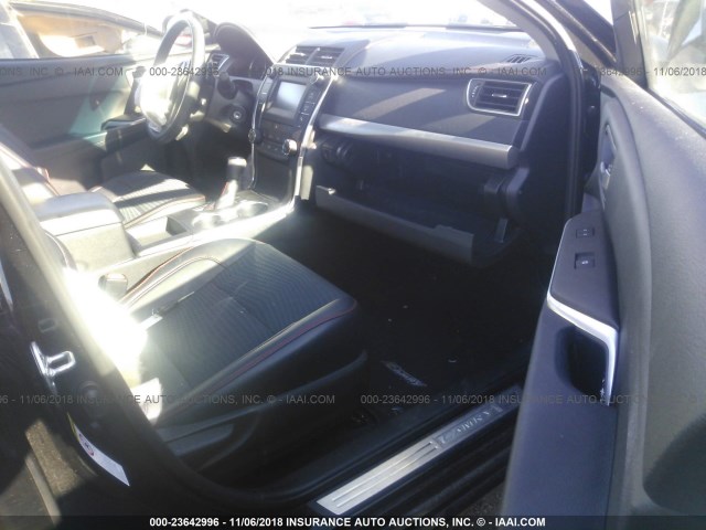 4T1BF1FK0FU051033 - 2015 TOYOTA CAMRY LE/XLE/SE/XSE BLACK photo 5