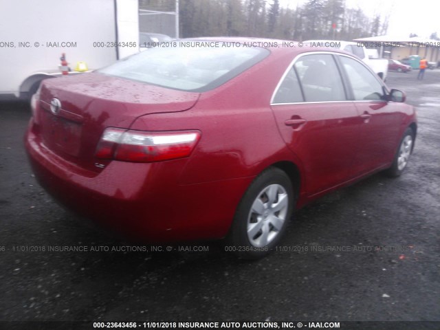 JTNBE46K273101362 - 2007 TOYOTA CAMRY NEW GENERAT CE/LE/XLE/SE RED photo 4