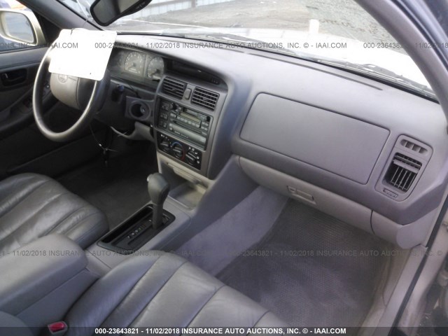 4T1BF18B8WU229395 - 1998 TOYOTA AVALON XL/XLS BROWN photo 5