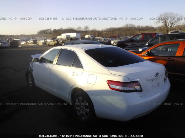 4T4BF3EKXAR014700 - 2010 TOYOTA CAMRY SE/LE/XLE WHITE photo 3