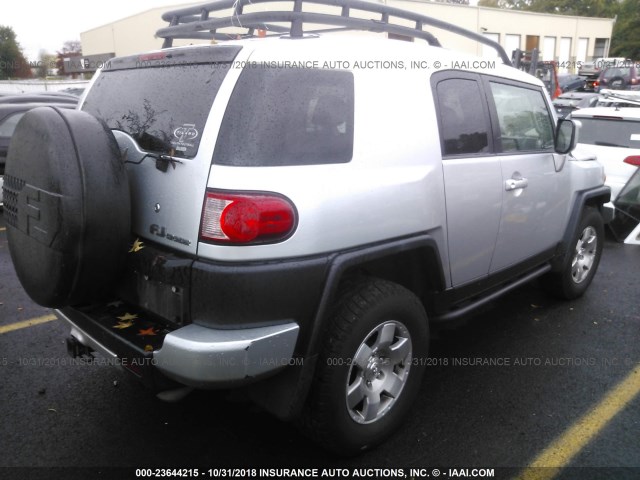 JTEBU11F870089165 - 2007 TOYOTA FJ CRUISER SILVER photo 4