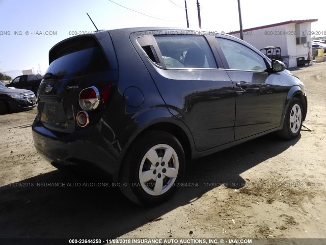 1G1JA6SG3G4148900 - 2016 CHEVROLET SONIC LS 灰色 照片 4