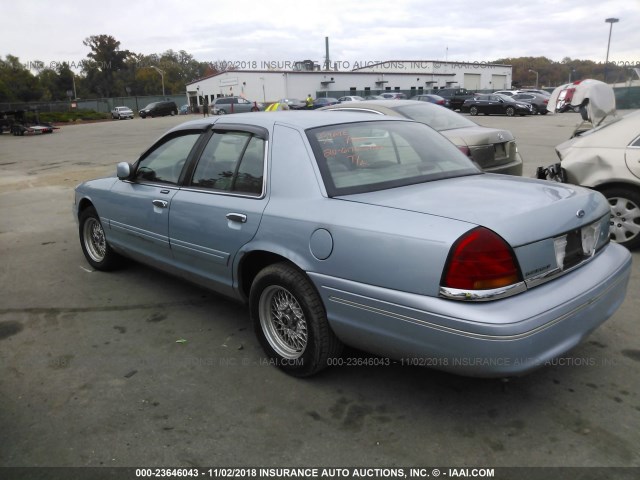 2FAFP74W52X102708 - 2002 FORD CROWN VICTORIA LX/SPORT BLUE photo 3