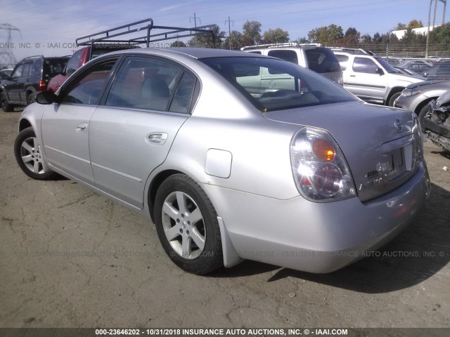 1N4AL11DX3C192975 - 2003 NISSAN ALTIMA S/SL SILVER photo 3