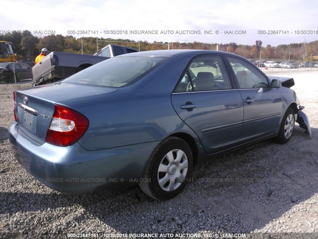 4T1BE32KX3U778597 - 2003 TOYOTA CAMRY LE/XLE/SE BLUE photo 4