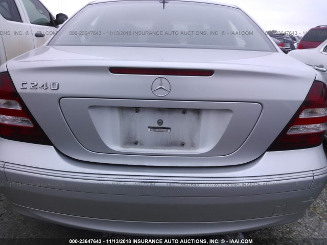 WDBRF61J95A689102 - 2005 MERCEDES-BENZ C 240 SILVER photo 6