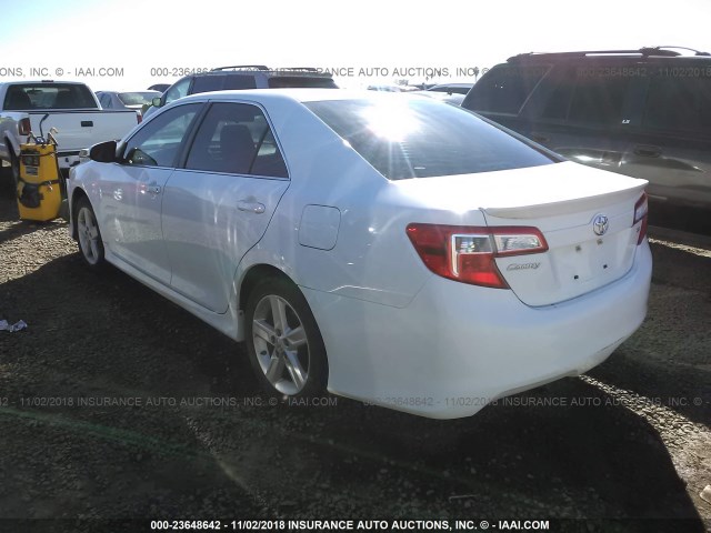 4T1BF1FK5EU330802 - 2014 TOYOTA CAMRY L/SE/LE/XLE Ağ foto 3