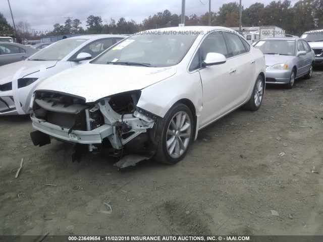 1G4PP5SK1E4132752 - 2014 BUICK VERANO WHITE photo 2