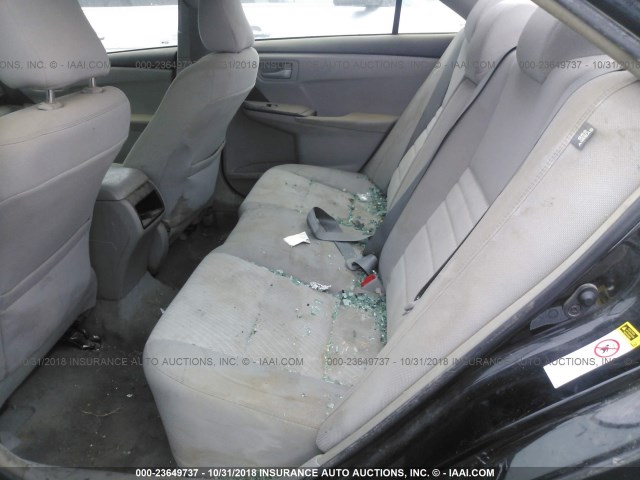 4T4BF1FK5FR475717 - 2015 TOYOTA CAMRY LE/XLE/SE/XSE შავი ფოტო 8