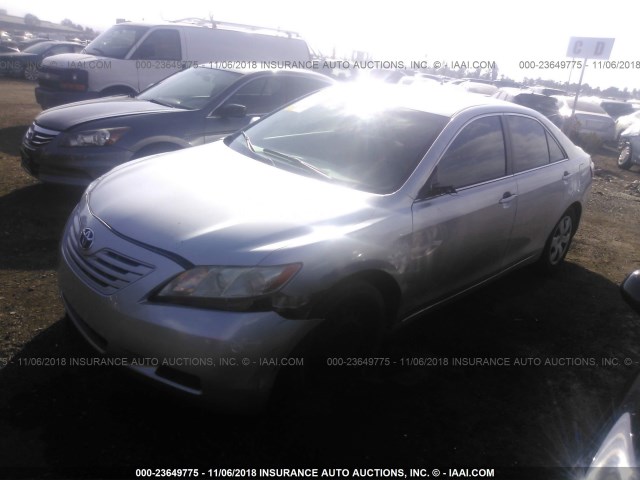 4T1BE46K47U082243 - 2007 TOYOTA CAMRY NEW GENERATION CE/LE/XLE/SE SILVER photo 2