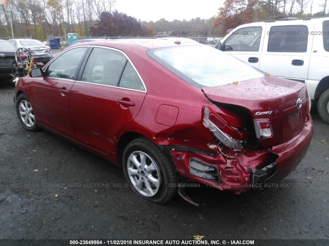 4T1BF3EK3BU668224 - 2011 TOYOTA CAMRY SE/LE/XLE RED photo 3