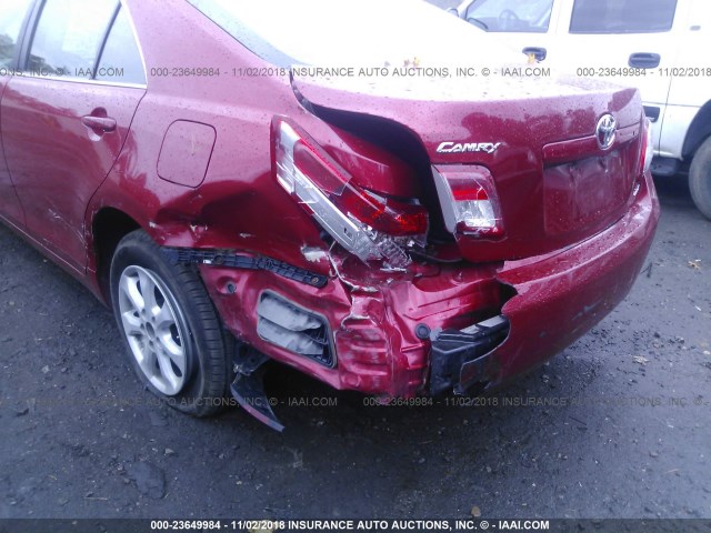 4T1BF3EK3BU668224 - 2011 TOYOTA CAMRY SE/LE/XLE RED photo 6