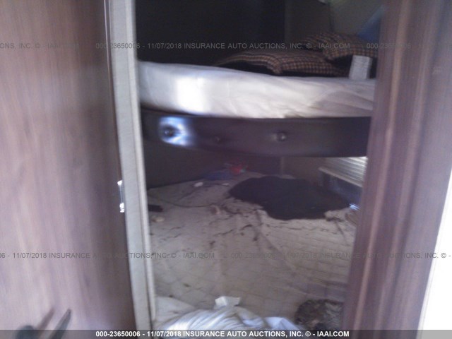 5SFPB3223JE348921 - 2018 HEARTLAND PROWLER  GRAY photo 8