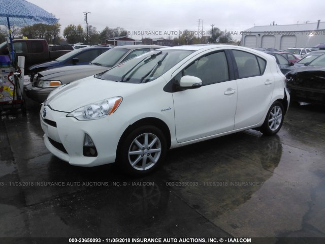 JTDKDTB34E1082063 - 2014 TOYOTA PRIUS C WHITE photo 2