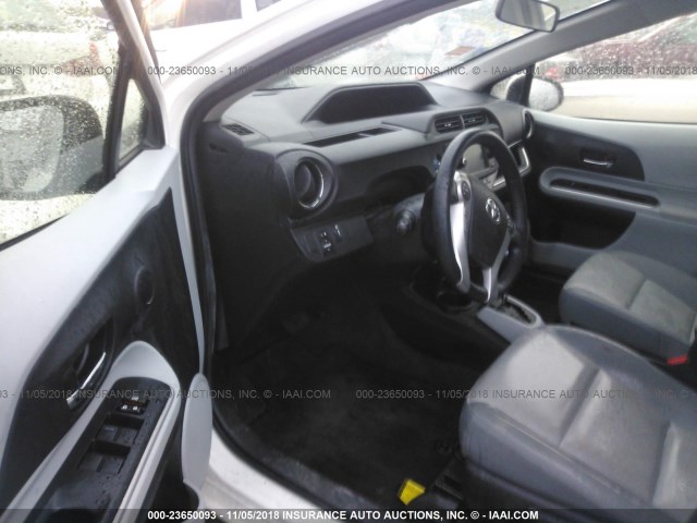 JTDKDTB34E1082063 - 2014 TOYOTA PRIUS C WHITE photo 5