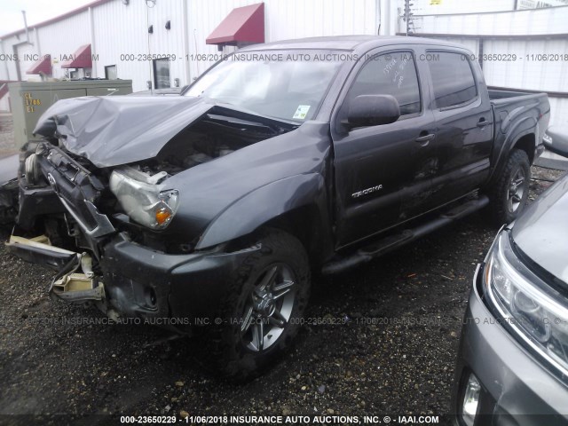 5TFLU4EN0DX068938 - 2013 TOYOTA TACOMA DOUBLE CAB 灰色 照片 2