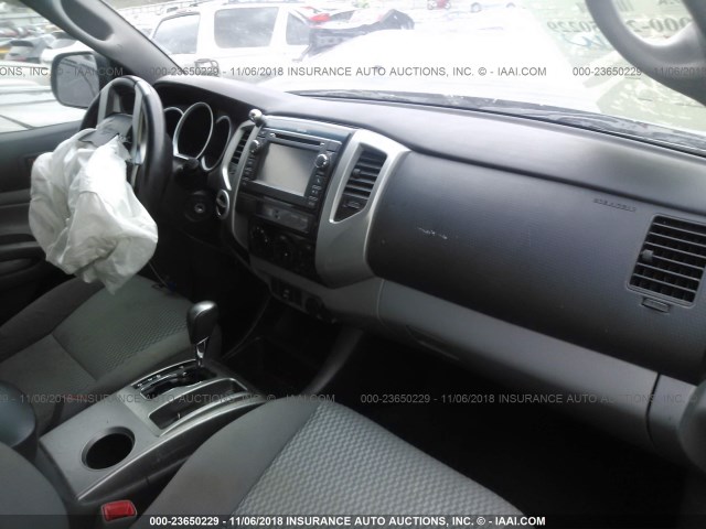 5TFLU4EN0DX068938 - 2013 TOYOTA TACOMA DOUBLE CAB 灰色 照片 5