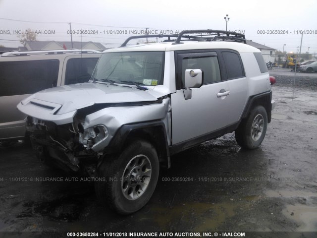 JTEBU11F58K025767 - 2008 TOYOTA FJ CRUISER SILVER photo 2