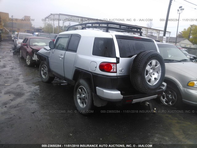 JTEBU11F58K025767 - 2008 TOYOTA FJ CRUISER SILVER photo 3