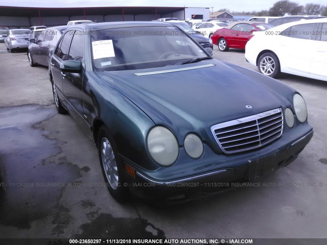 WDBJF65J81B308495 - 2001 MERCEDES-BENZ E 320 GREEN photo 1