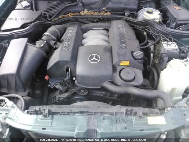 WDBJF65J81B308495 - 2001 MERCEDES-BENZ E 320 GREEN photo 10