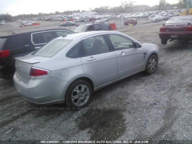 1FAHP35N08W123736 - 2008 FORD FOCUS SE/SEL/SES SILVER photo 4