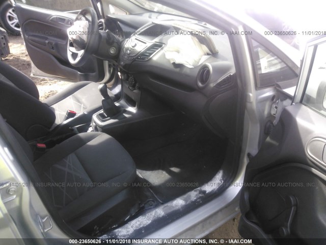 3FADP4AJ8EM132316 - 2014 FORD FIESTA S SILVER photo 5