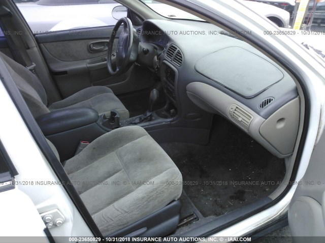 1G3WH52K3WF401031 - 1998 OLDSMOBILE INTRIGUE WHITE photo 5
