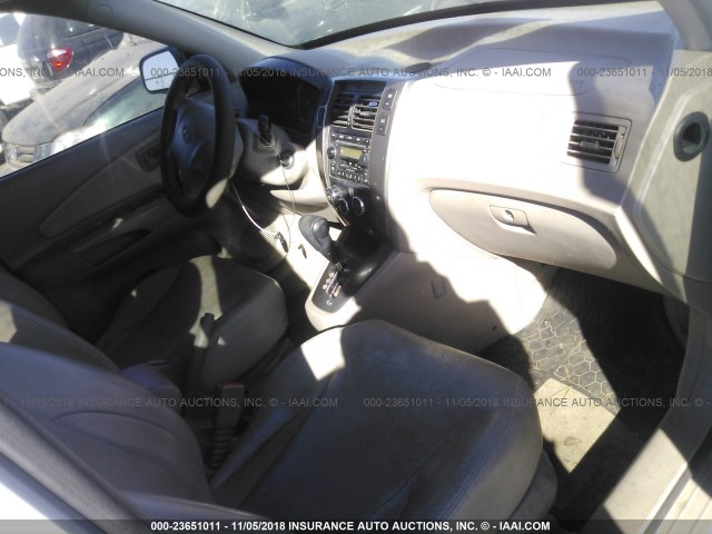 KM8JN12D35U131737 - 2005 HYUNDAI TUCSON GLS/LX WHITE photo 5