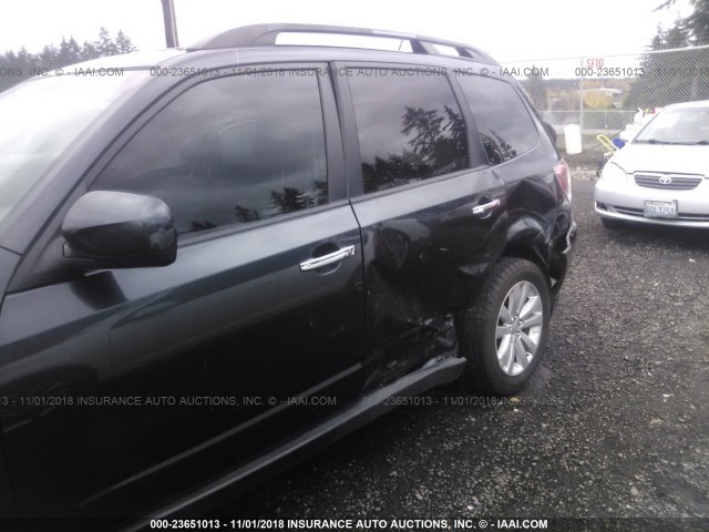 JF2SHAFC1DH435692 - 2013 SUBARU FORESTER LIMITED GRAY photo 6